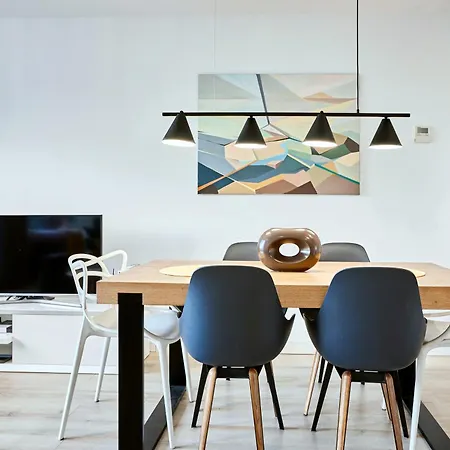 Modern Beachfront - By Welcomely