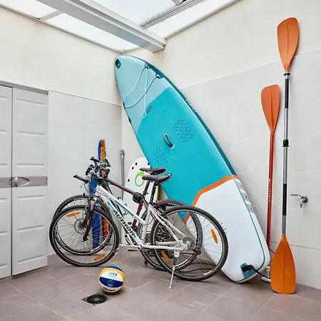 Modern Beachfront - By Welcomely