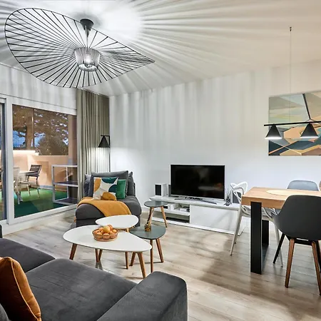 Apartment Modern Beachfront *