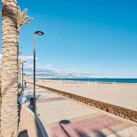 Apartamento Modern Beachfront - By Welcomely